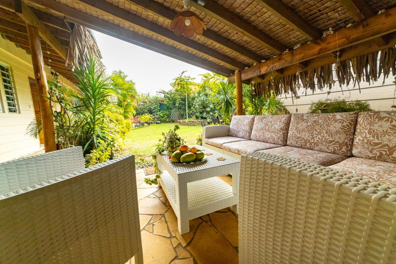 Manaeva Lodge パペーテ エクステリア 写真