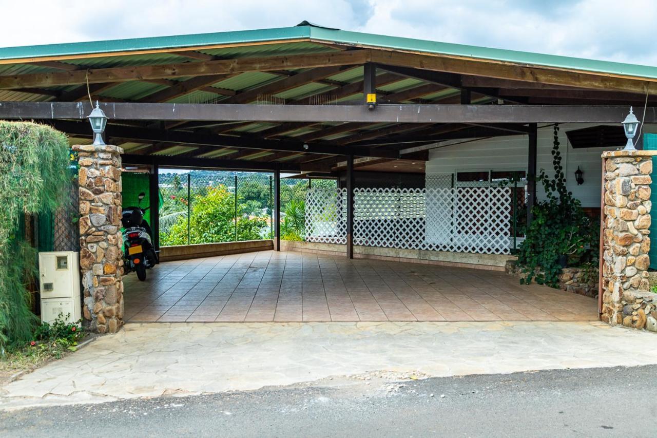 Manaeva Lodge パペーテ エクステリア 写真